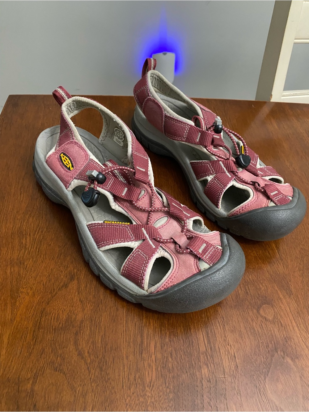 Women’s Keen Sandals Red - 9
